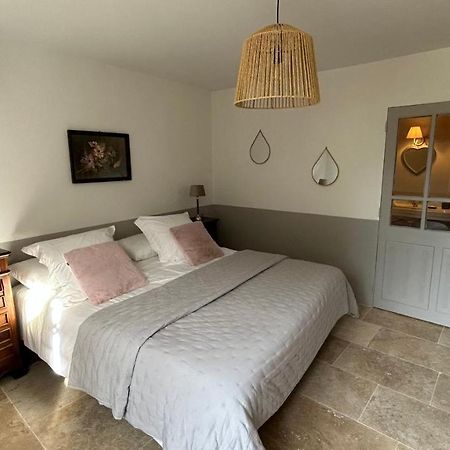 Le Petit Eden Bed & Breakfast Saint-Quentin-la-Poterie Ngoại thất bức ảnh