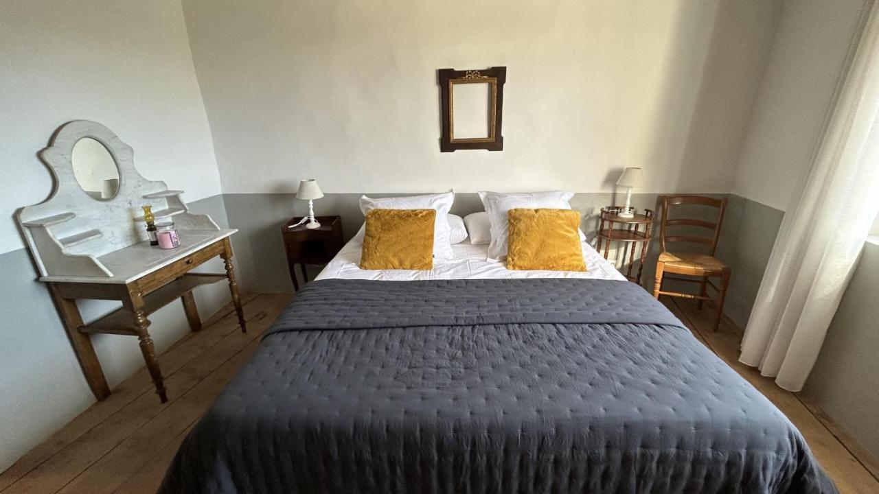 Le Petit Eden Bed & Breakfast Saint-Quentin-la-Poterie Ngoại thất bức ảnh