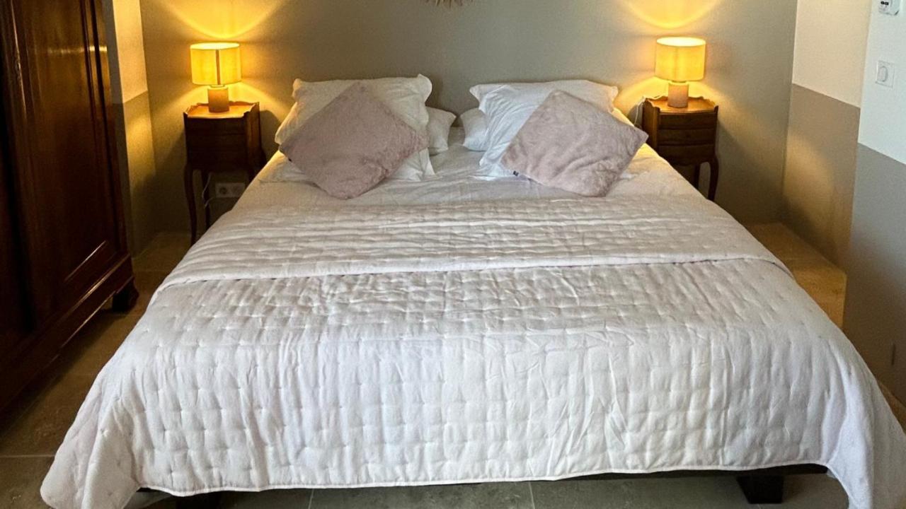 Le Petit Eden Bed & Breakfast Saint-Quentin-la-Poterie Ngoại thất bức ảnh