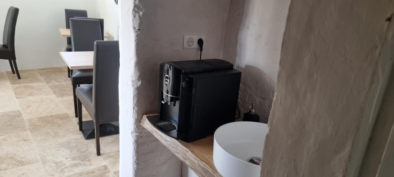 Le Petit Eden Bed & Breakfast Saint-Quentin-la-Poterie Ngoại thất bức ảnh