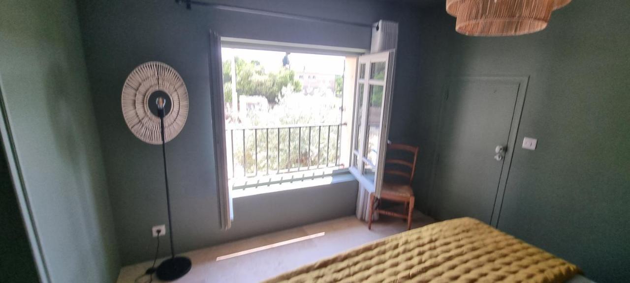 Le Petit Eden Bed & Breakfast Saint-Quentin-la-Poterie Ngoại thất bức ảnh